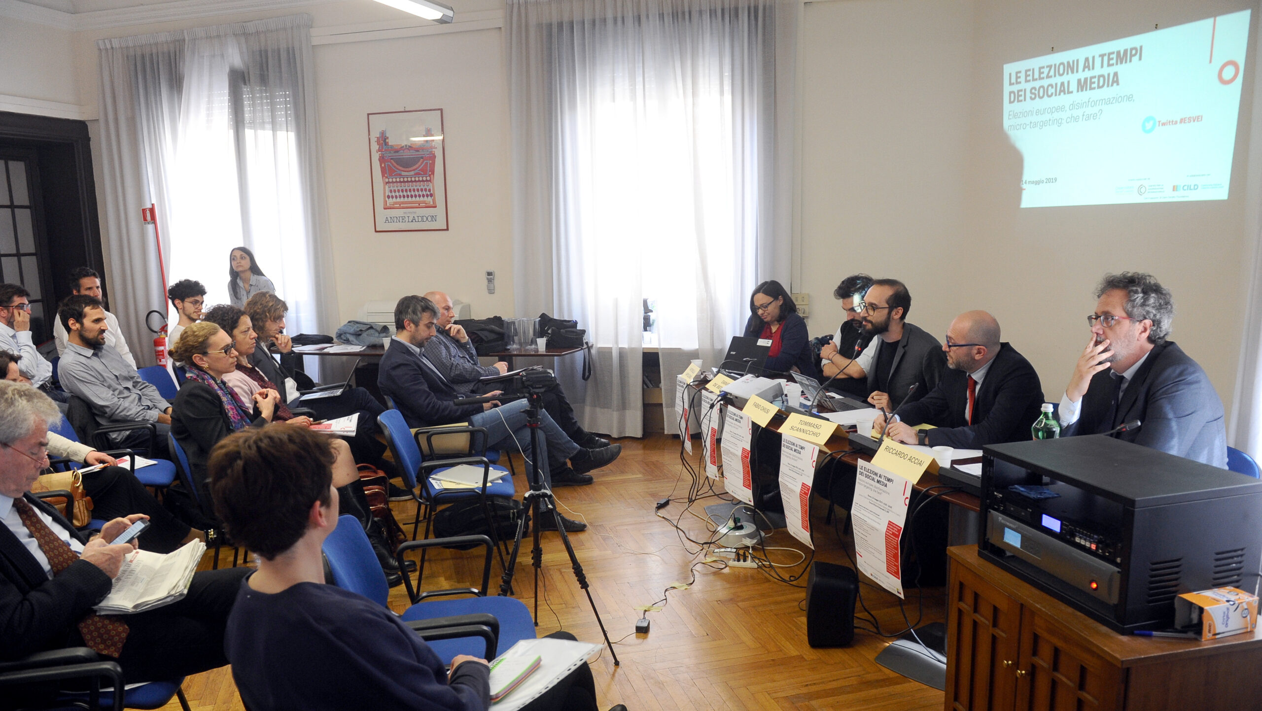 Serve-una-legge-per-la-propaganda-politica-online