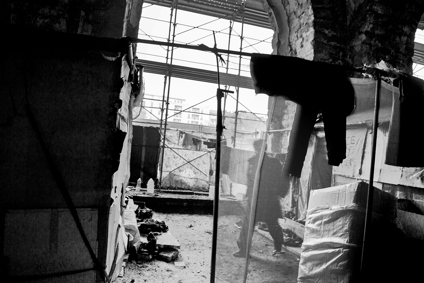 Spesso-solo-la-solidarieta-compensa-le-carenze-istituzionali-ed-evita-situazioni-peggiori