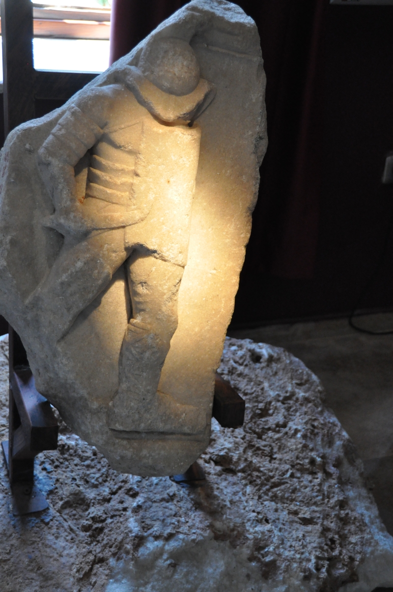 Stele-di-gladiatore-nel-museo-di-Mugla