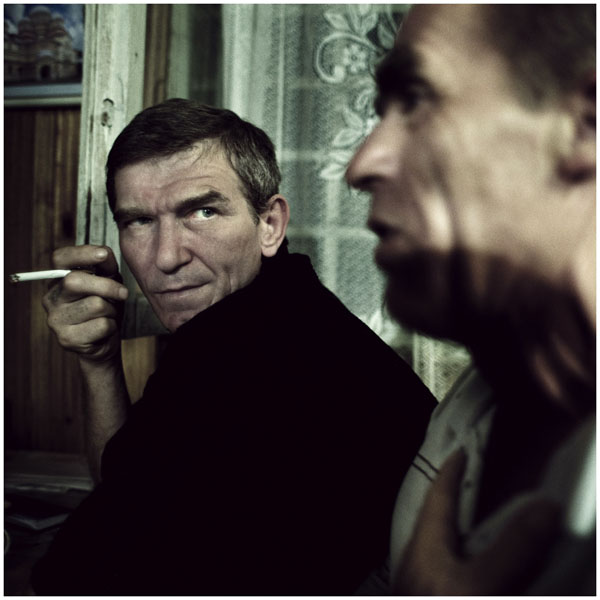 Sukhumi-ottobre-2008-Interno-di-un-bar-Due-reduci-della-diaspora-abkhaza-in-Turchia-1