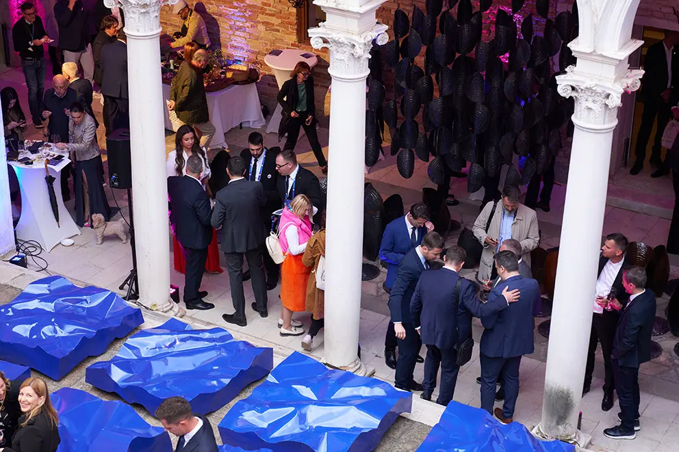 Inaugurazione del padiglione della Bosnia Erzegovina alla Biennale di Venezia (foto “Studio Rio”) Inaugurazione del padiglione della Bosnia Erzegovina alla Biennale di Venezia (foto “Studio Rio”)