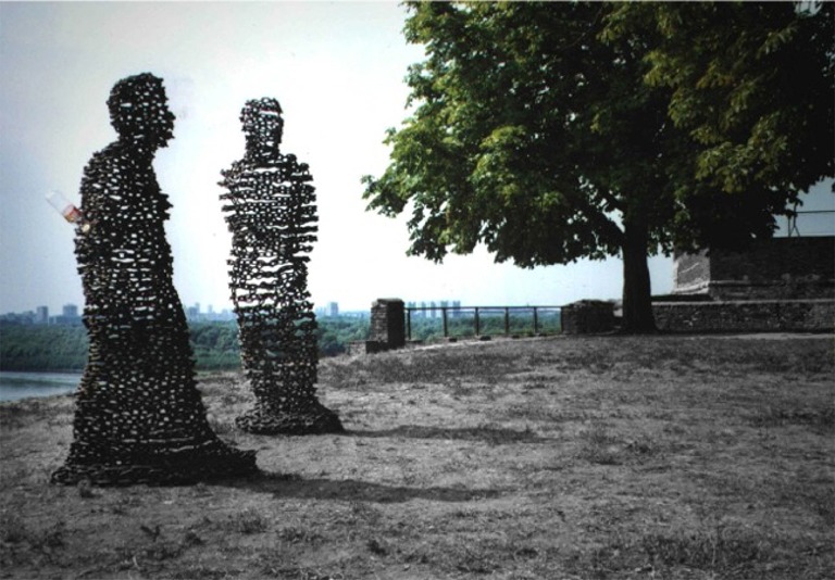 Incontro-nel-giardino-di-Milosevic-Belgrado-Serbia