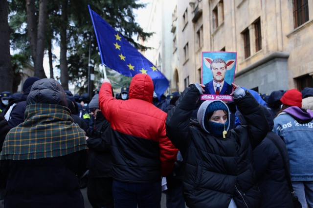 La-rabbia-di-Tbilisi-contro-l-elezione-del-nuovo-presidente
