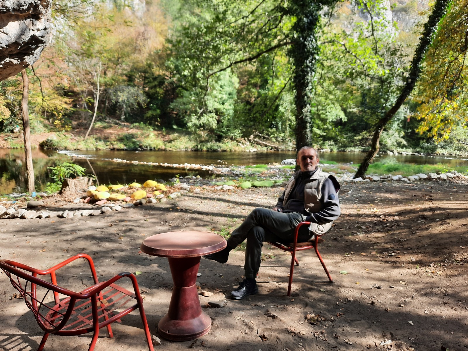 Mića na “plaži ljubavi” (foto G. Vale) Mića na “plaži ljubavi” (foto G. Vale)