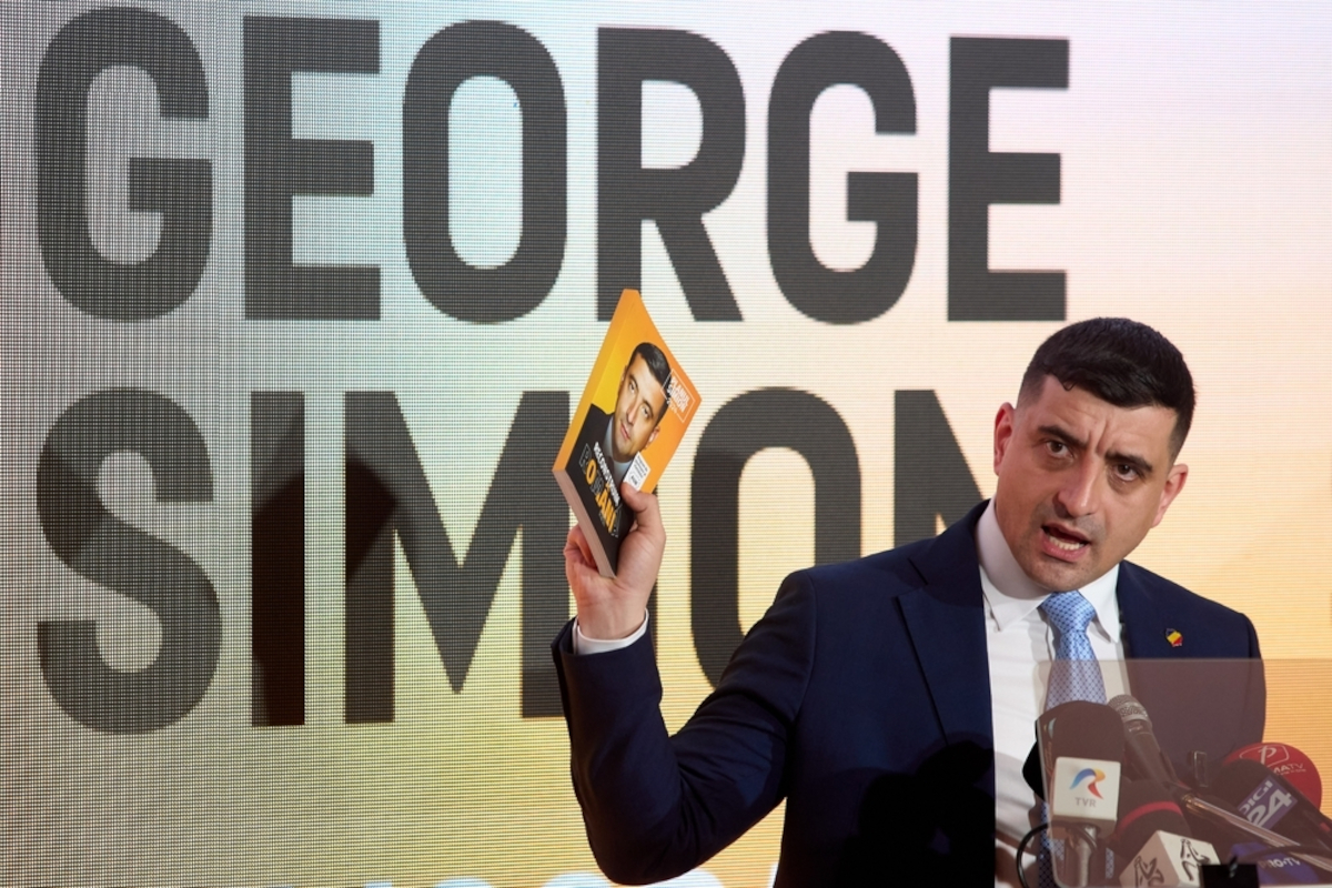 Presidenziali-in-Romania-ballottaggio-tra-Simon-e-Dan