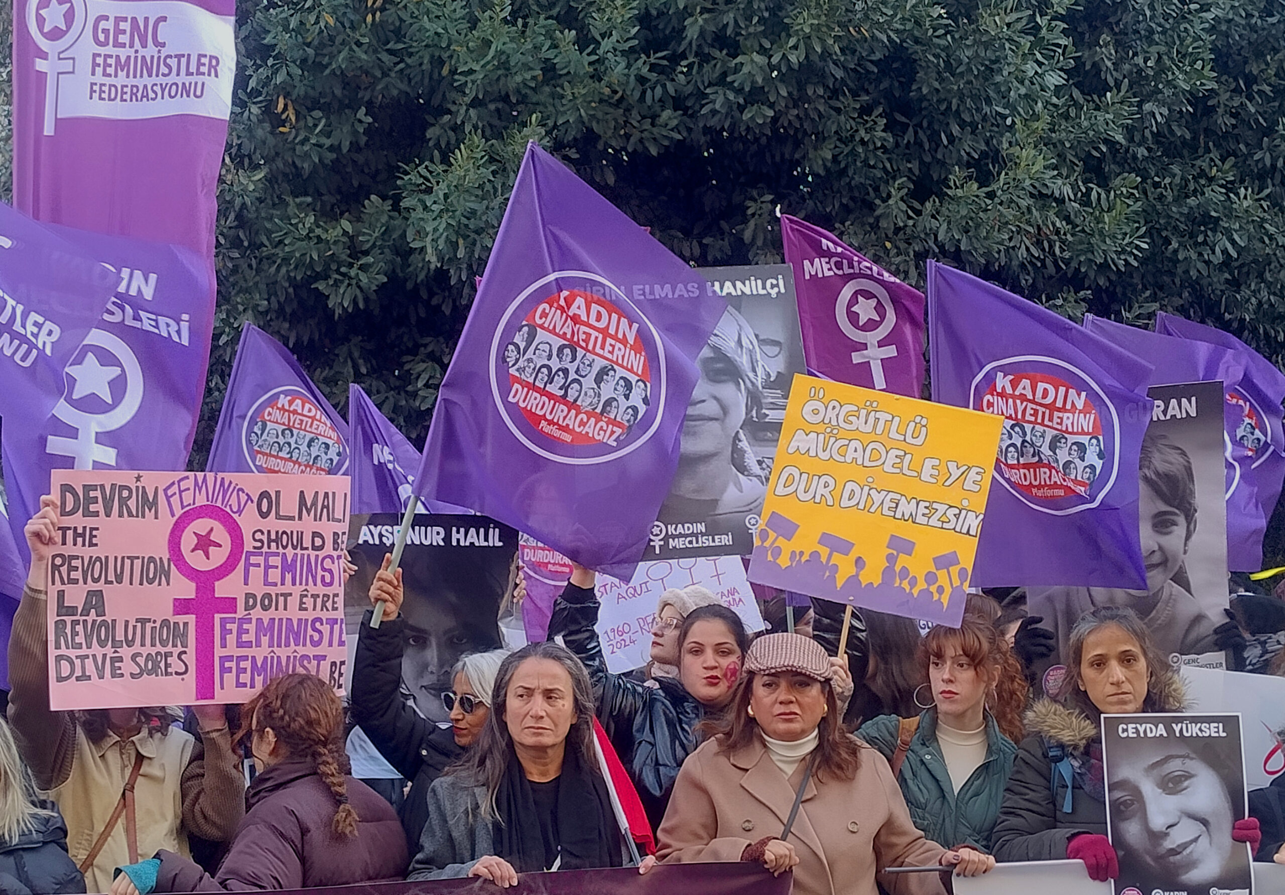 Turchia-in-piazza-contro-la-violenza-sulle-donne