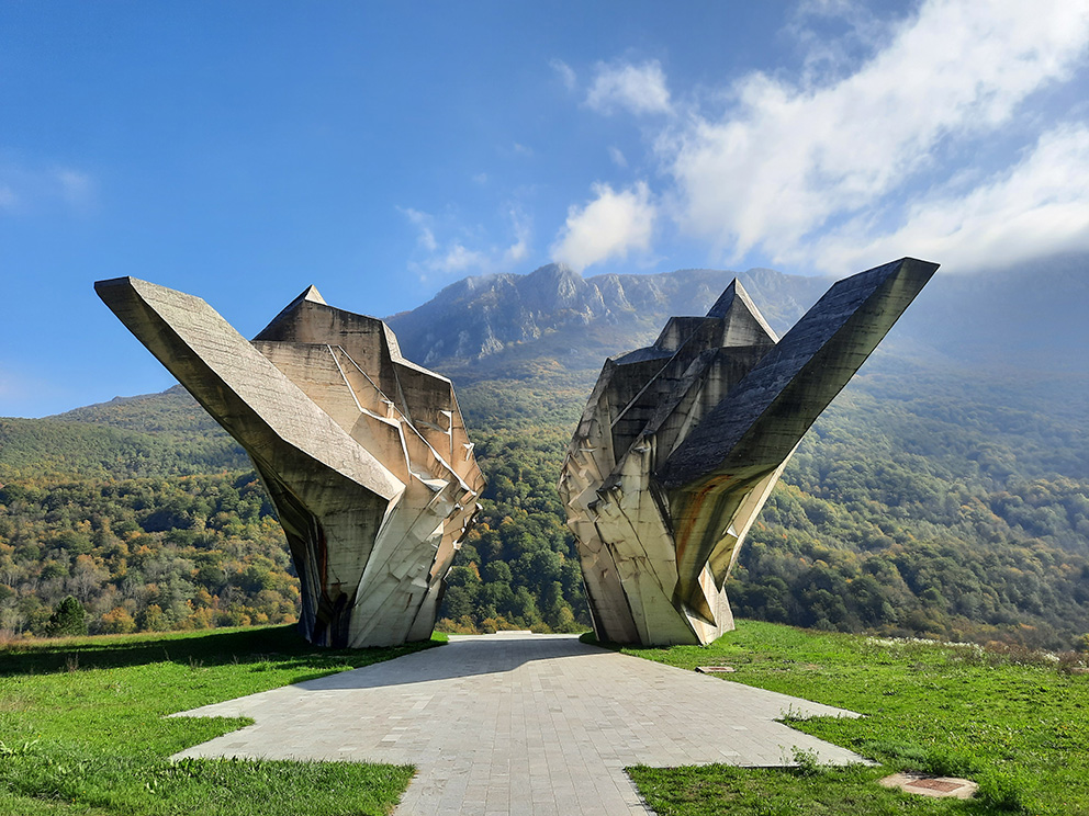 Memorijalni kompleks Tjentište (foto G. Vale) Memorijalni kompleks Tjentište (foto G. Vale)