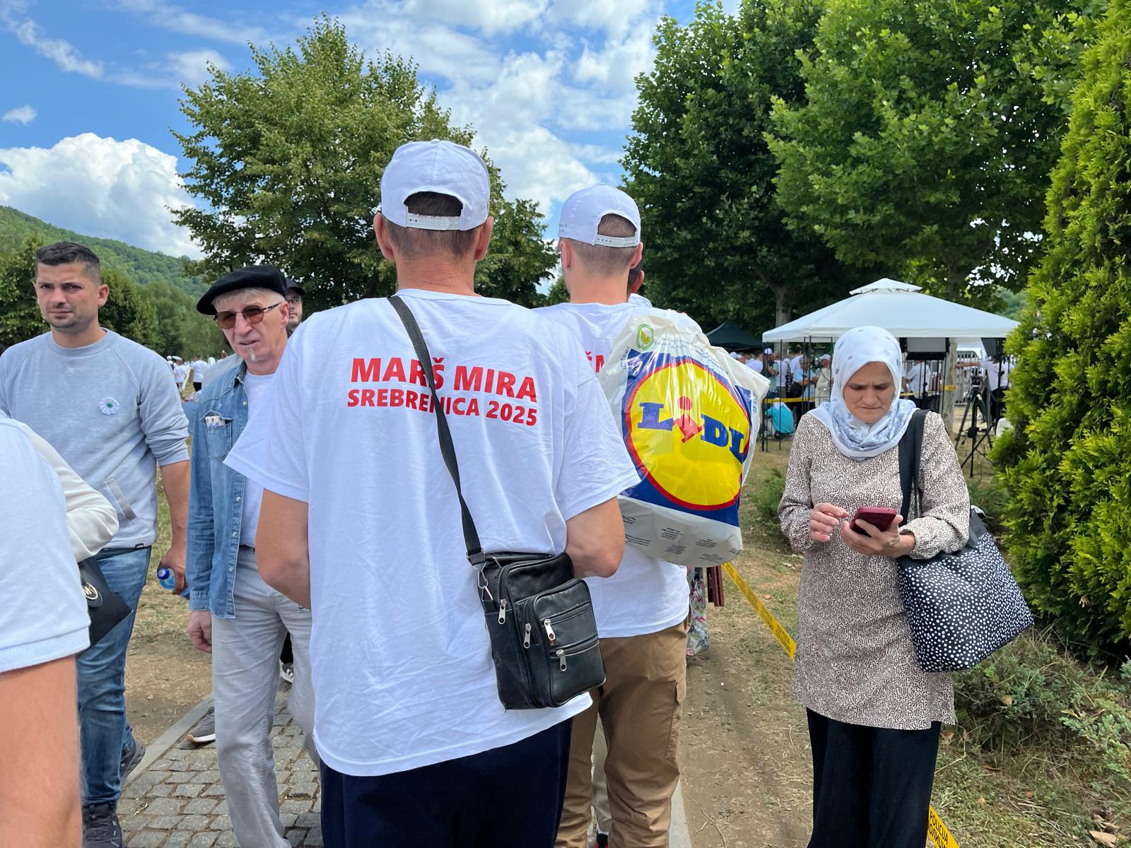 1cf8f3c4-f056-4d9d-9e85-909c4b09ef40-1