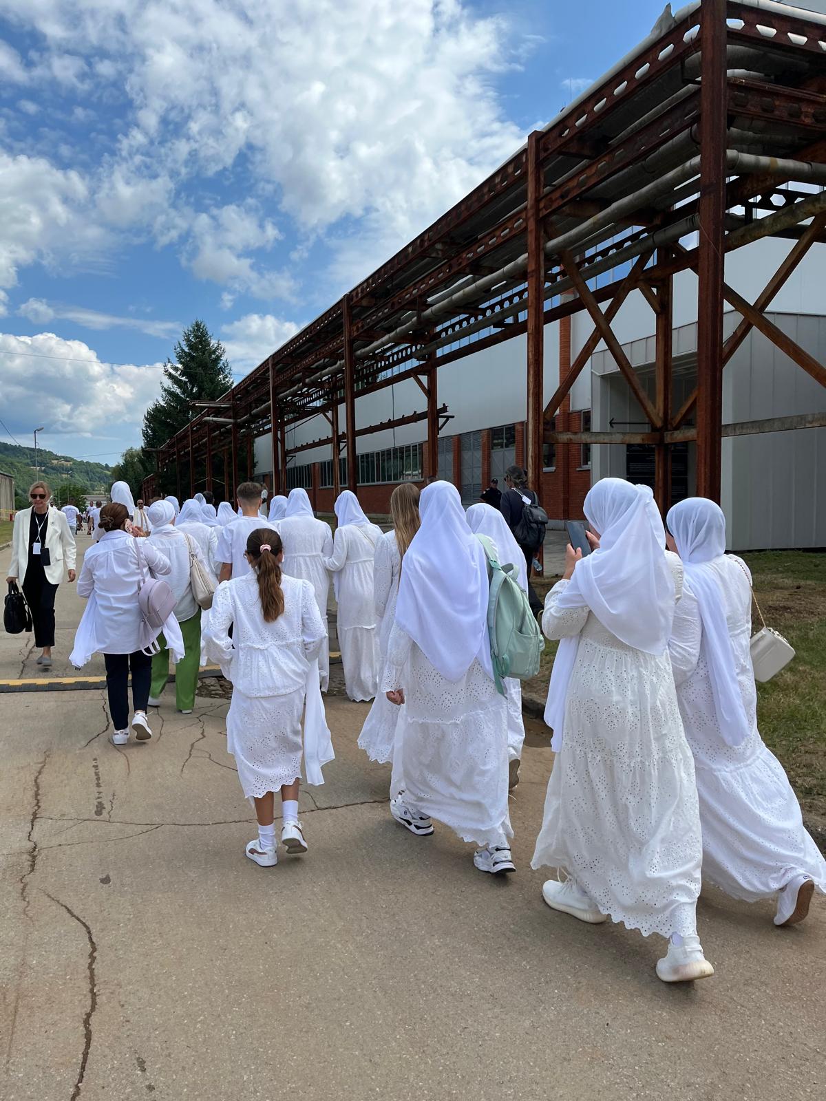 41ea5398-658d-46bd-9bd3-8fea576710e2-1