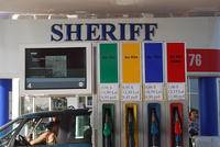 In Transnistria tutto è Sheriff. La holding privata monopolista, che fa capo al presidente Smirnov, comprende carburante e supermercati, una rete tv e una concessionaria di pubblicità, l'import delle auto Mercedes e una distilleria, telefonia, panifici e la squadra di calcio Fc Sheriff Tiraspol, con lo stadio cittadino (ugarmel/Flickr) In Transnistria tutto è Sheriff. La holding privata monopolista, che fa capo al presidente Smirnov, comprende carburante e supermercati, una rete tv e una concessionaria di pubblicità, l'import delle auto Mercedes e una distilleria, telefonia, panifici e la squadra di calcio Fc Sheriff Tiraspol, con lo stadio cittadino (ugarmel/Flickr)