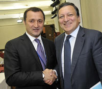 Il presidente della Commissione europea Josè Manuel Barroso (ds) e il premier moldavo Vlad Filat (europeanpeoplesparty/Flickr)