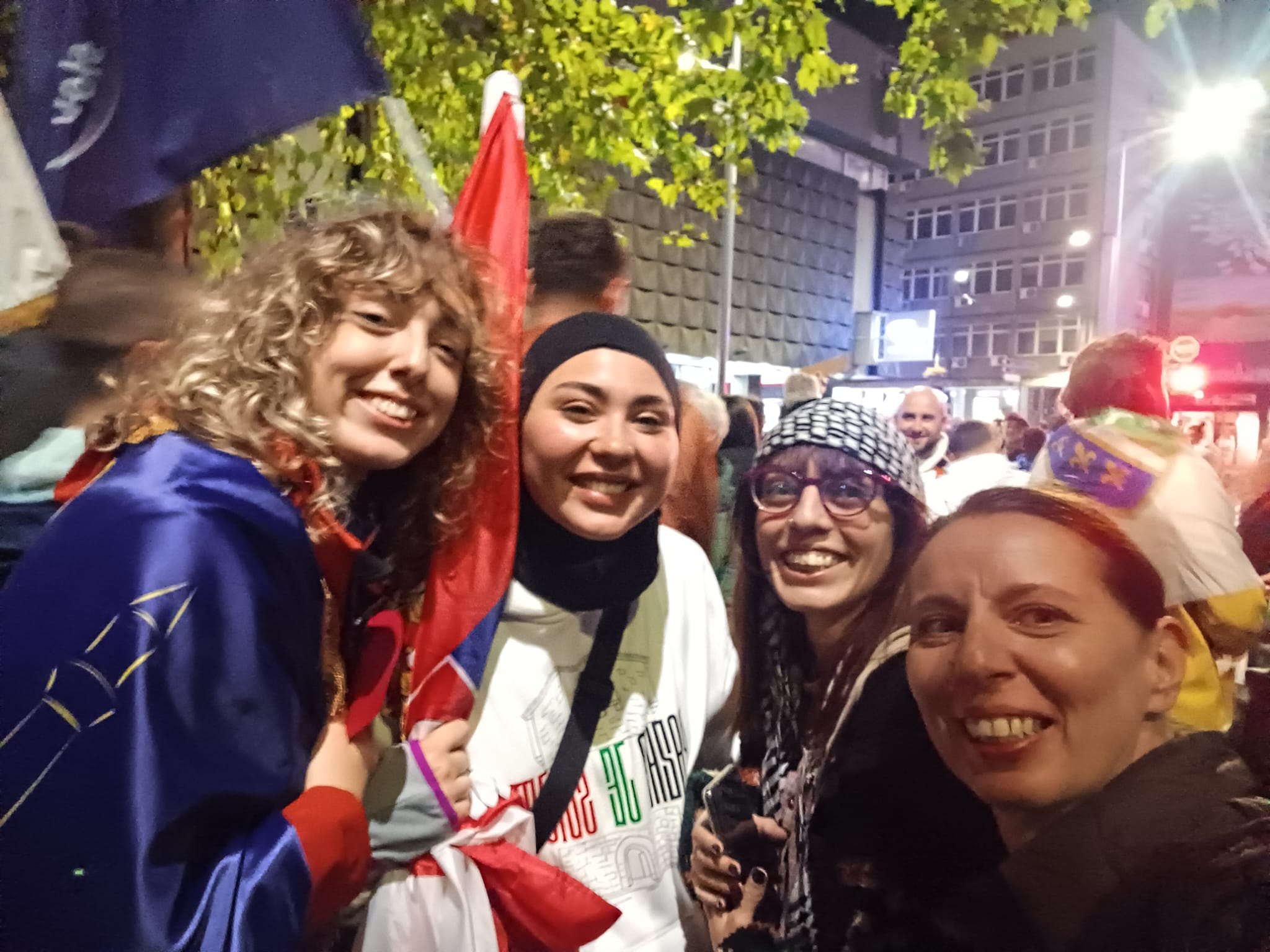 L'arrivo e l'accoglienza dei giovani di Novi Pazar a Valjevo, Serbia - foto D. Nenadić