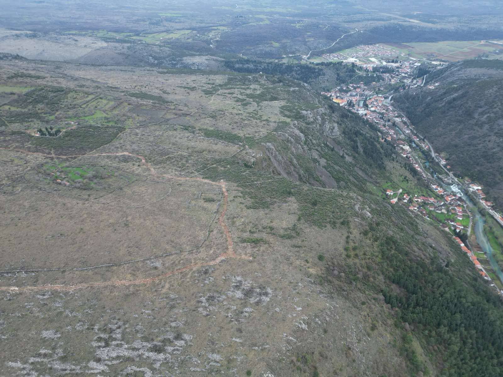 Komanje brdo, BiH (foto „Stolački otpor“)