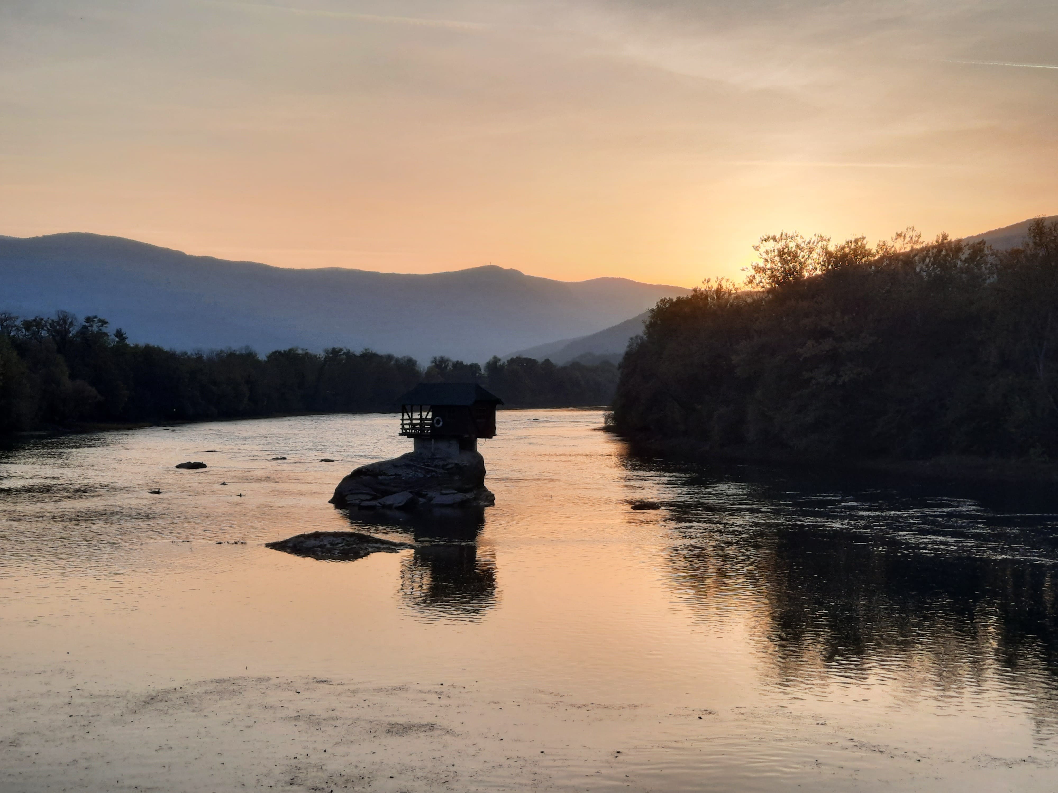 La-casetta-sulla-Drina-a-Bajina-Basta-Serbia-1