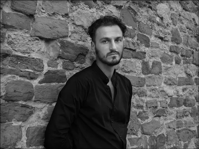 Tra-Durazzo-e-Venezia-viaggia-la-poesia