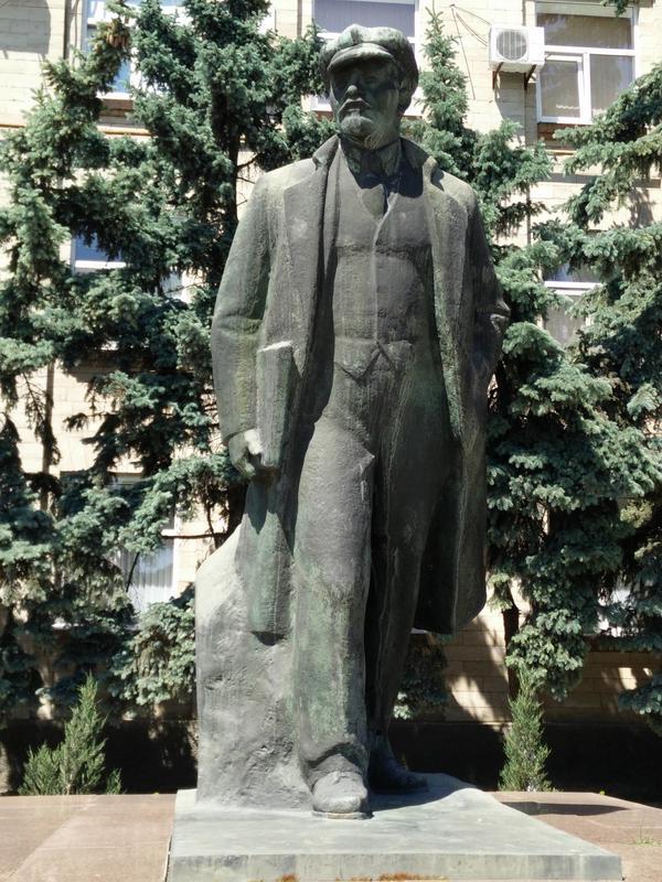 Statua di Lenin (foto P. Bergamaschi) Statua di Lenin (foto P. Bergamaschi)