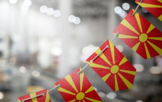 Bandiere Macedonia del nord - © BUTENKOV ALEKSEI/Shutterstock