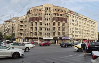 edificio cadente a Bucarest