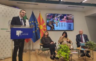 Durante la presentazione dei Dialoghi interletterari a Skopje, Macedonia del Nord - foto. D. Zandel