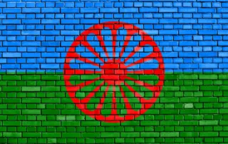 Bandiera rom © danielo/Shutterstock