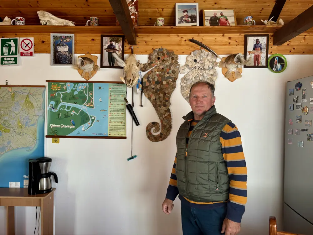 Nicu Uncu, pescatore di Sfântu Gheorghe, nella sua casa - foto Matei Bărbulescu