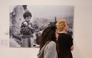 Visita guidata alla mostra fotografica “Sarajevo 1992–1996 – l’assedio più lungo”