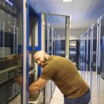 Davor Kedačić, il responsabile dell’hardware farm TTTech di Osijek. Foto: Giovanni Vale