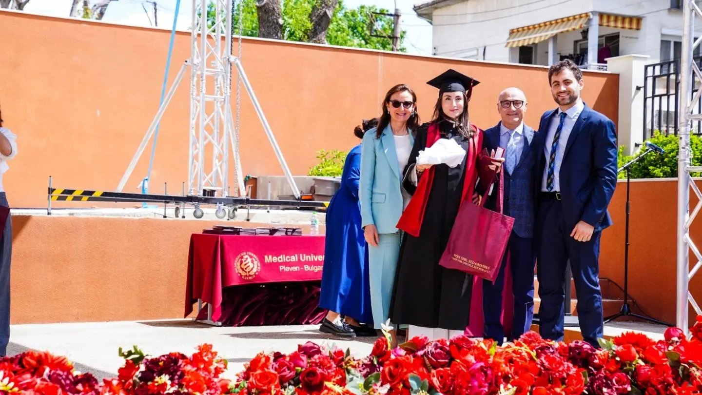 Giorno di laurea alla Facoltà di medicina di Pleven, Bulgaria - Foto Università di Pleven