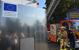 Equipaggiamento per i vigili del fuoco donato dall'UE all'Ucraina