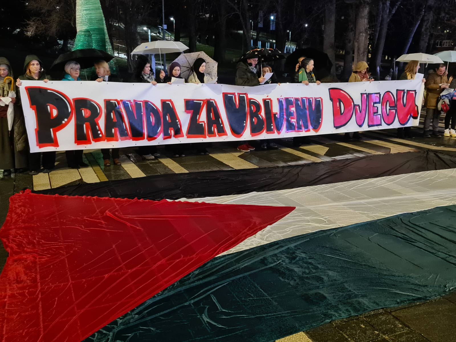 Lettura dei nomi dei bambini, Sarajevo 10 febbraio 2026 – Foto Edin Krehić (Giustizia per i bambini uccisi)