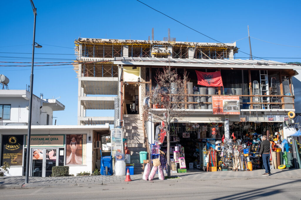 Kamza: the construction of a “collective desire”