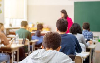 Giovani a scuola © k_samurkas/Shuttertsock