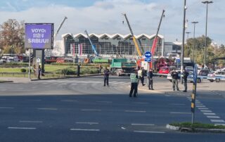 Novi Sad, Serbia, dopo il crollo della pensilina della stazione © Dusanka Ljubojevic/Shutterstock