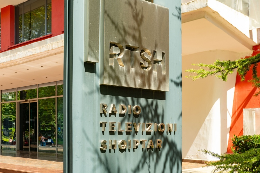 RTSH logo on a building © Kittyfly/ Shutterstock
