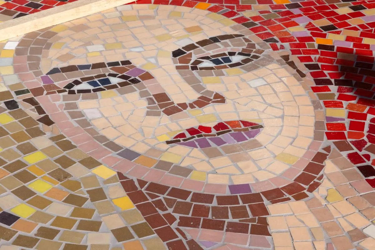 Particolare dell'installazione "Il sole del giorno dopo" © Blerta Kambo