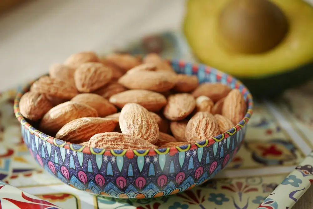 Bowl of almonds © Shutterstock/Towfiqu ahamed barbhuiya