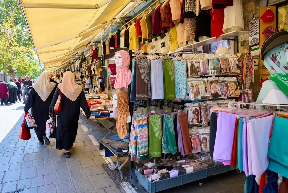 Mercato di abbigliamento a Istanbul © Gagarin Iurii/Shutterstock