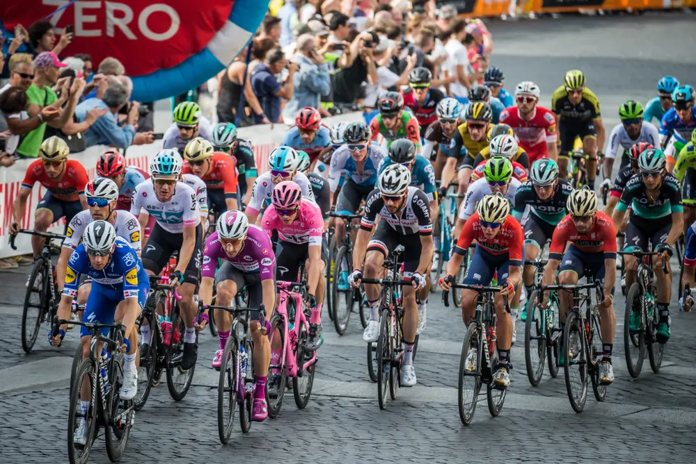 Giro d'Italia © Nicola Devecchi/Shutterstock