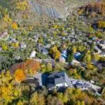 The mountainous village of Dardha (Albania). Foto © Shutterstock Bardhok Ndoji