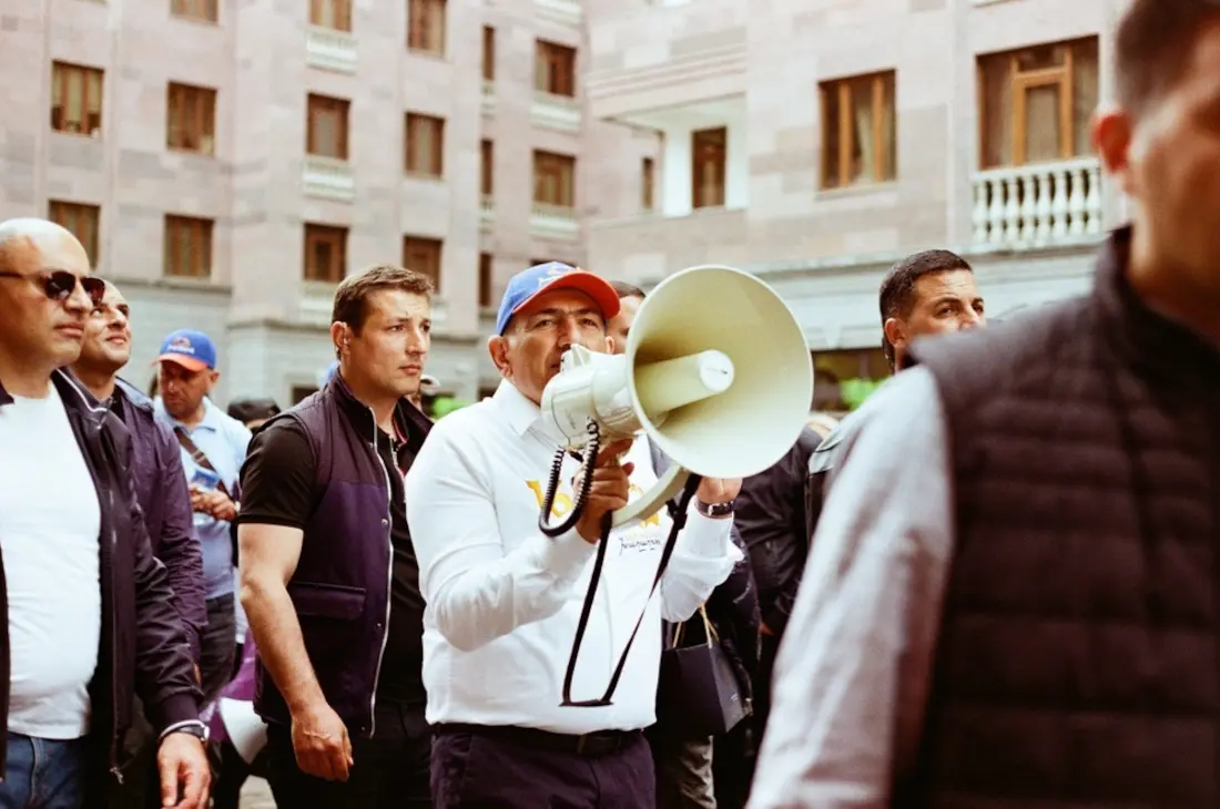 Nikol Pashinyan in campagna elettorale - Antony Matthews Films/Shutterstock