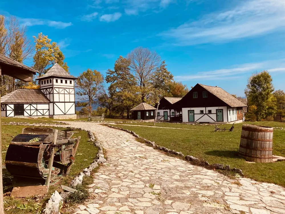 La fattoria Čardaklije a Vrtoče, Bosnia Erzegovina © Ingrid Vertessen/Shutterstock
