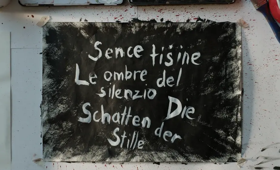 Dal documentario Sence tišine/Le ombre del silenzio