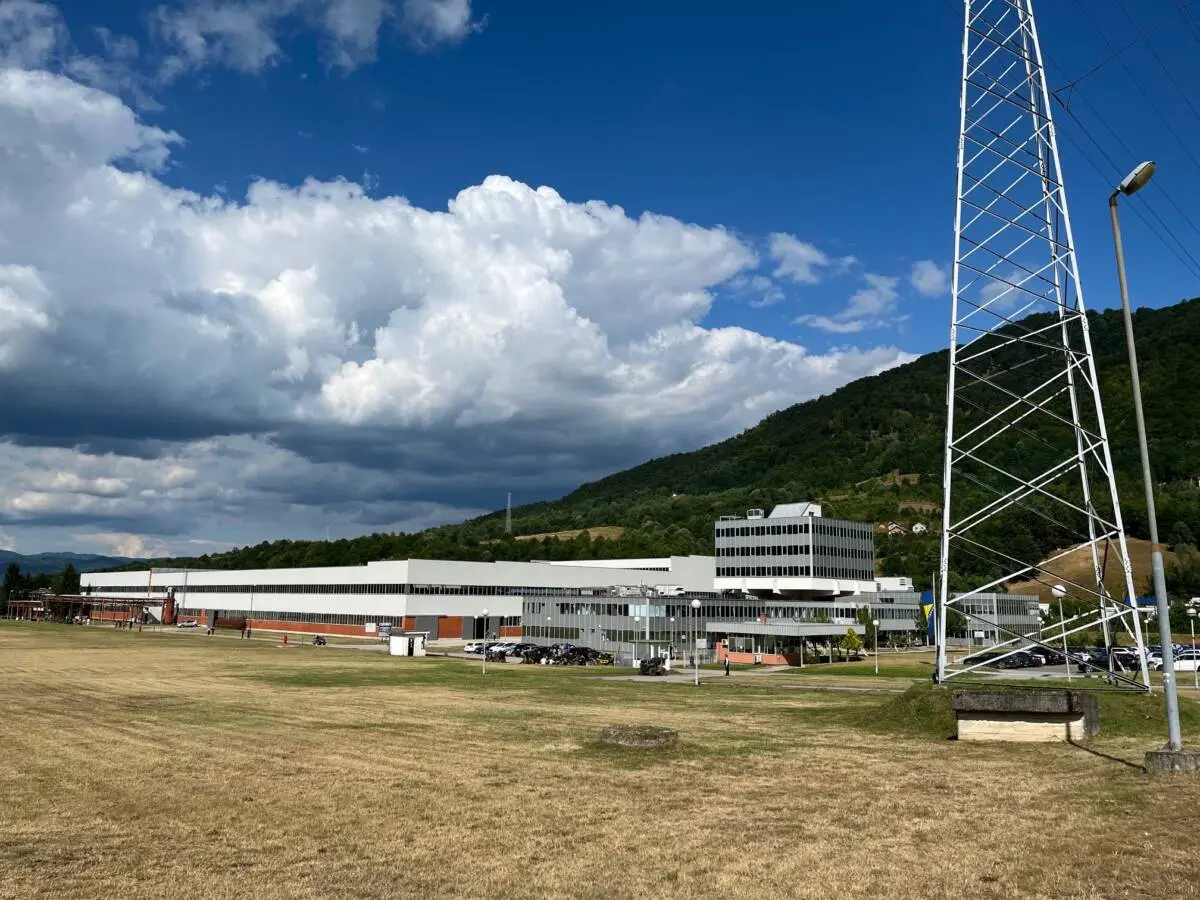 La-ex-base-ONU-oggi-sede-del-Memoriale-di-Potocari-Srebrenica-foto-N.Corritore La-ex-base-ONU-oggi-sede-del-Memoriale-di-Potocari-Srebrenica-foto-N.Corritore