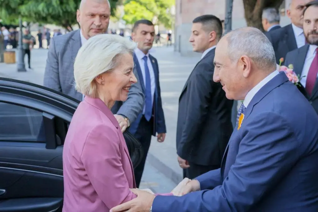 La presidente della Commissione europea Ursula von der Leyen e il premier armeno Nikol Pashinyan Ā© European Union, 2026, CC BY 4.0