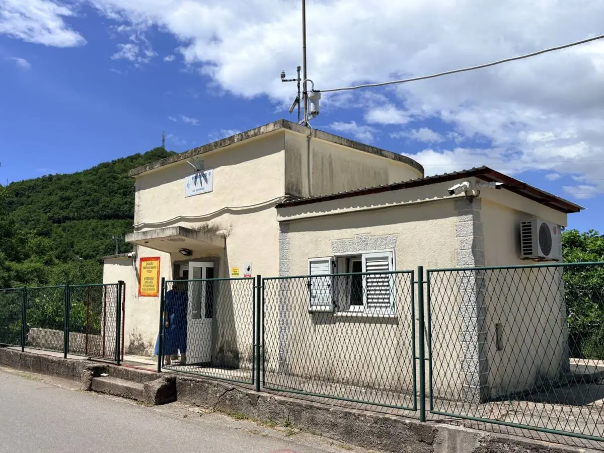 Zgrada u kojoj se nalazi operativna soba u Zelenici, blizu crpne stanice Opačica. Foto: Francesco Bortoletto