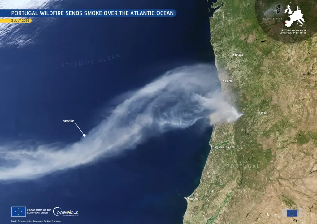 Una colonna di fumo che si sposta sopra il Portogallo e l’Oceano Atlantico in seguito agli incendi boschivi di luglio. | Copernicus