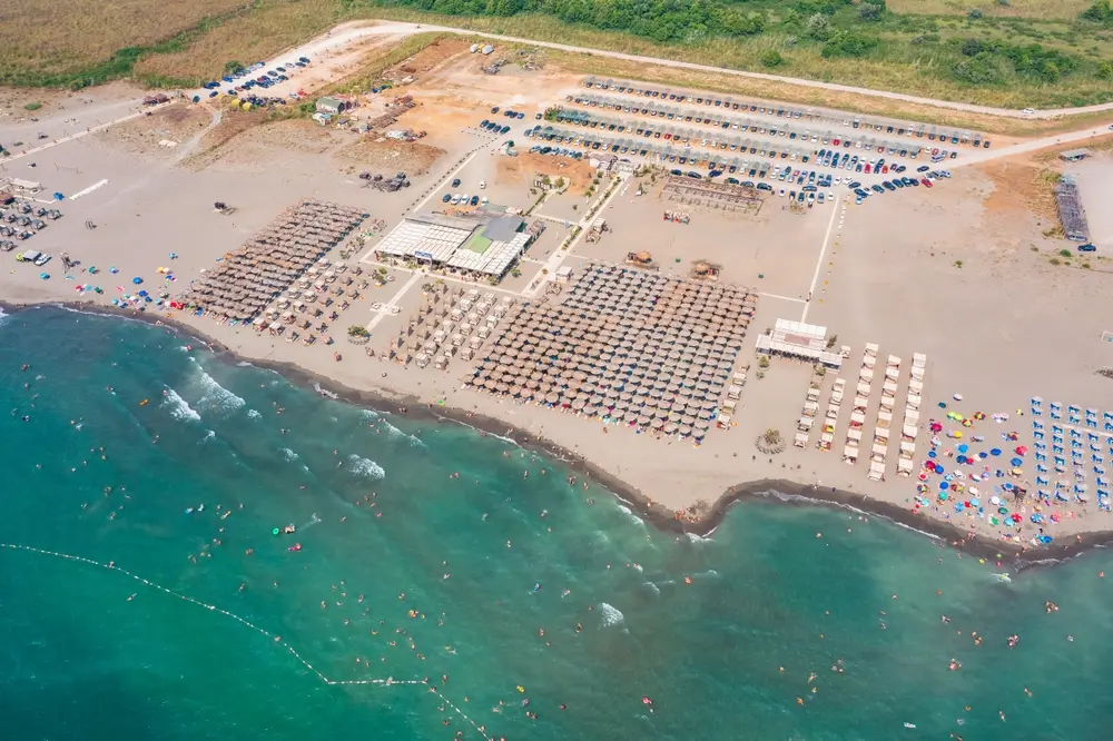 Velika Plaza, Ulcinj, Montenegro © Promo-Montenegro/Shutterstoc