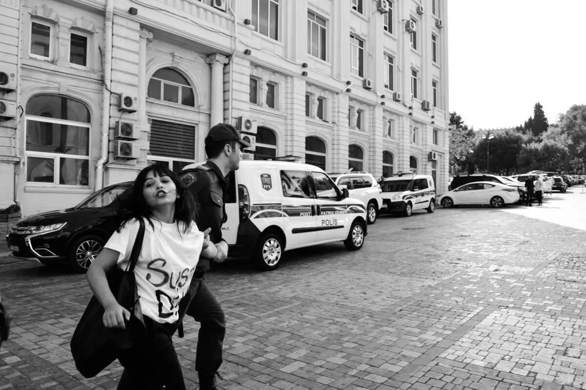 Aytac Tapdıq during the protest in Baku © Bashir Kitachayev