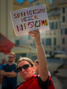 Protesta a Genova - foto della comunità albanese della Liguria