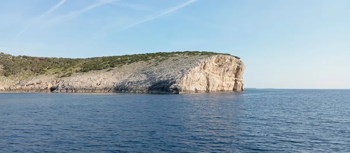 Unie, la falesia - foto di F.Fiori